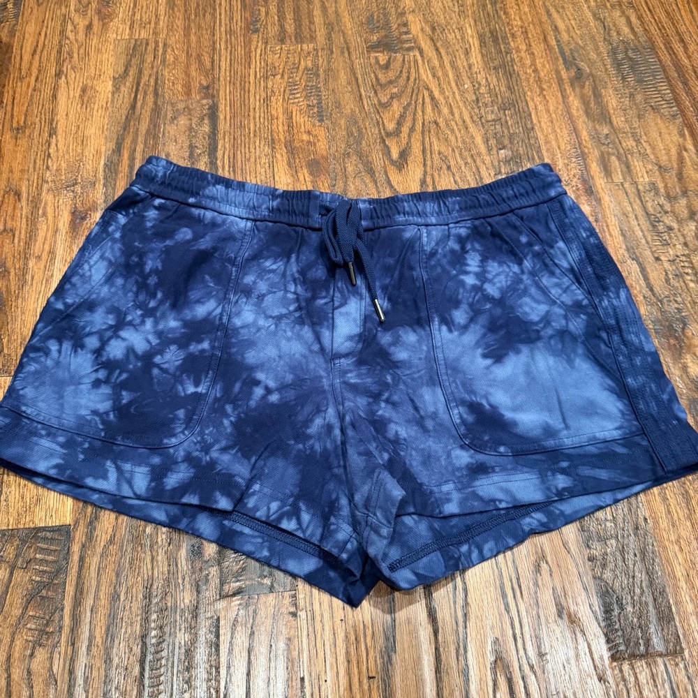 Athleta Farallon Shorts Tie Dye Blue